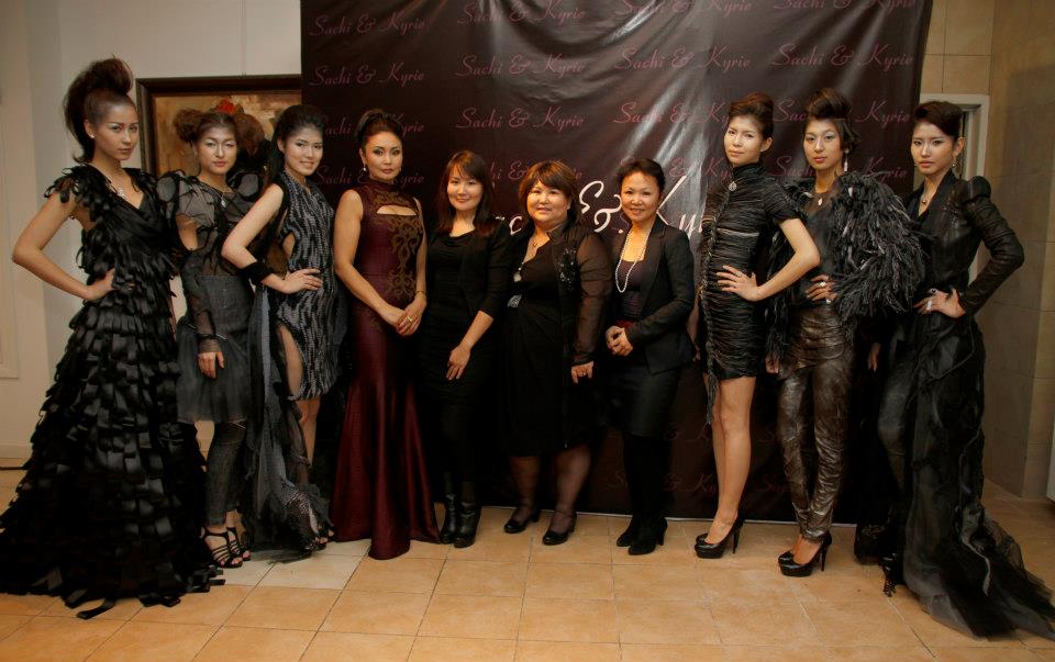 Ариунаа Сүри загвар өмсөгчдөө шалгаруулж авчээ